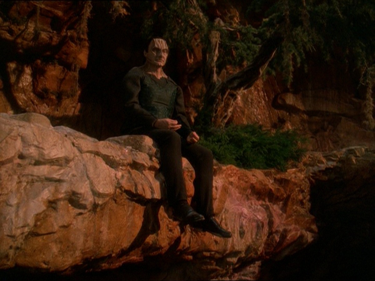 extant_StarTrek_DS9_7x03-Afterimage_2303.jpg