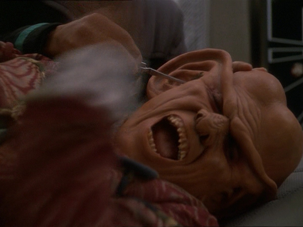 extant_StarTrek_DS9_7x03-Afterimage_2311.jpg