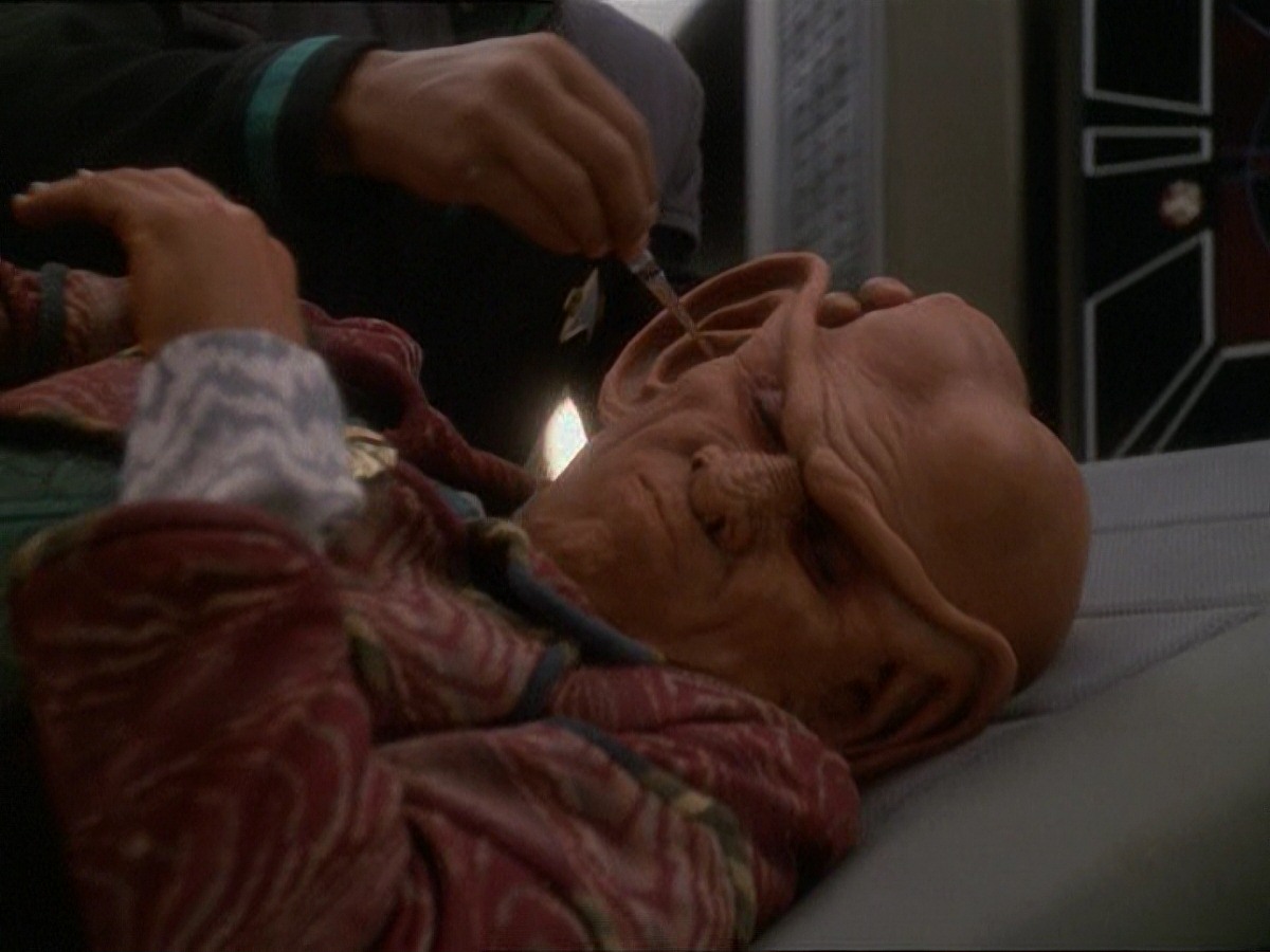 extant_StarTrek_DS9_7x03-Afterimage_2312.jpg