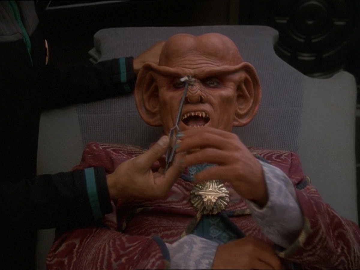 extant_StarTrek_DS9_7x03-Afterimage_2321.jpg