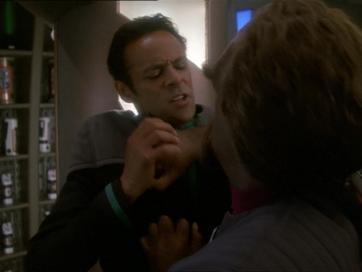 extant_StarTrek_DS9_7x03-Afterimage_2381.jpg