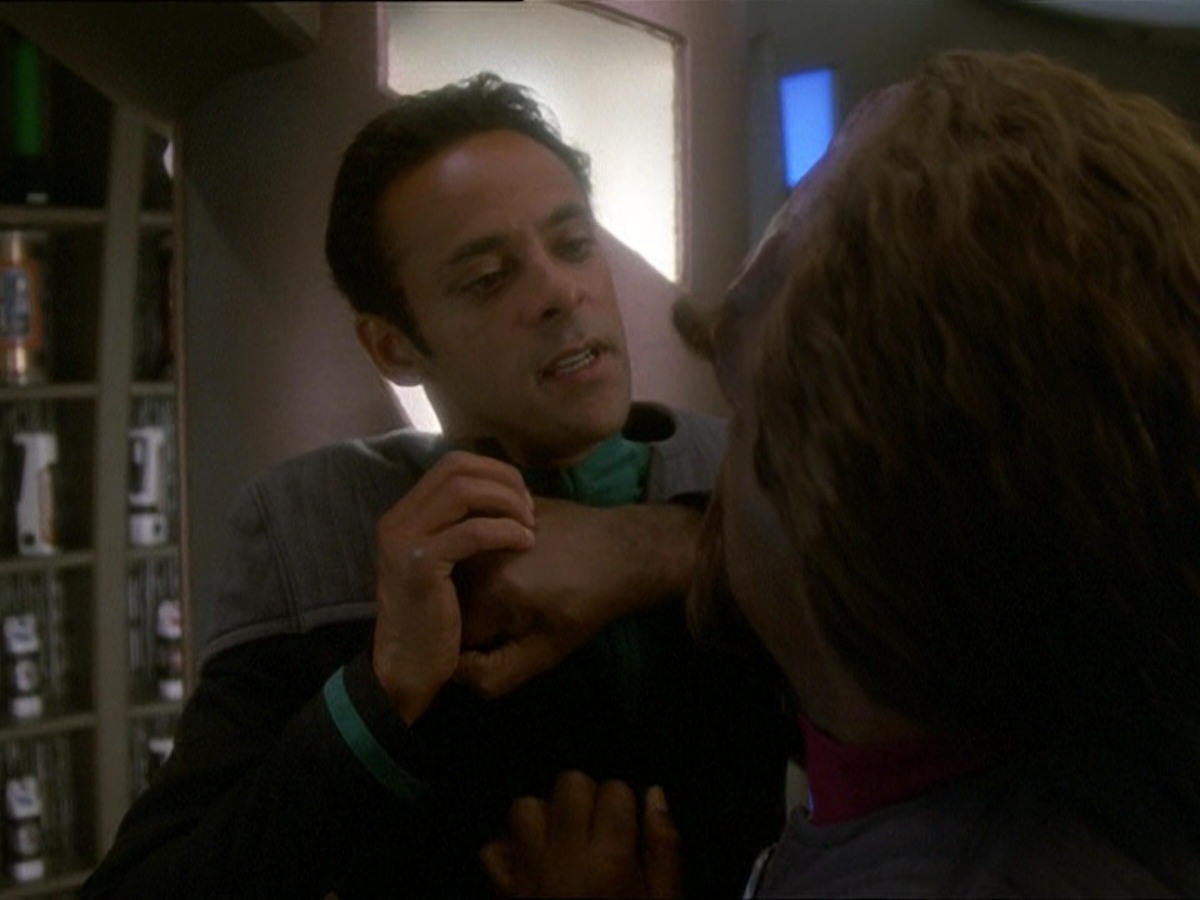 extant_StarTrek_DS9_7x03-Afterimage_2387.jpg