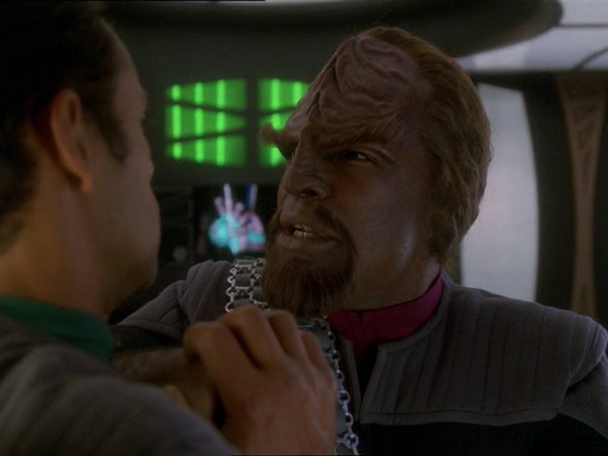 extant_StarTrek_DS9_7x03-Afterimage_2396.jpg