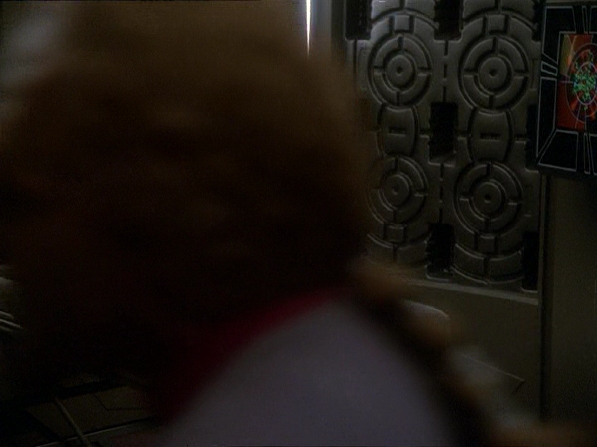 extant_StarTrek_DS9_7x03-Afterimage_2409.jpg