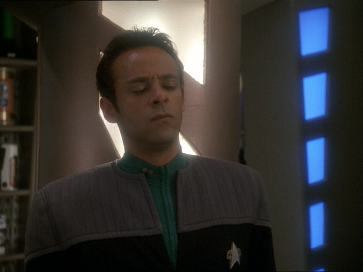 extant_StarTrek_DS9_7x03-Afterimage_2416.jpg