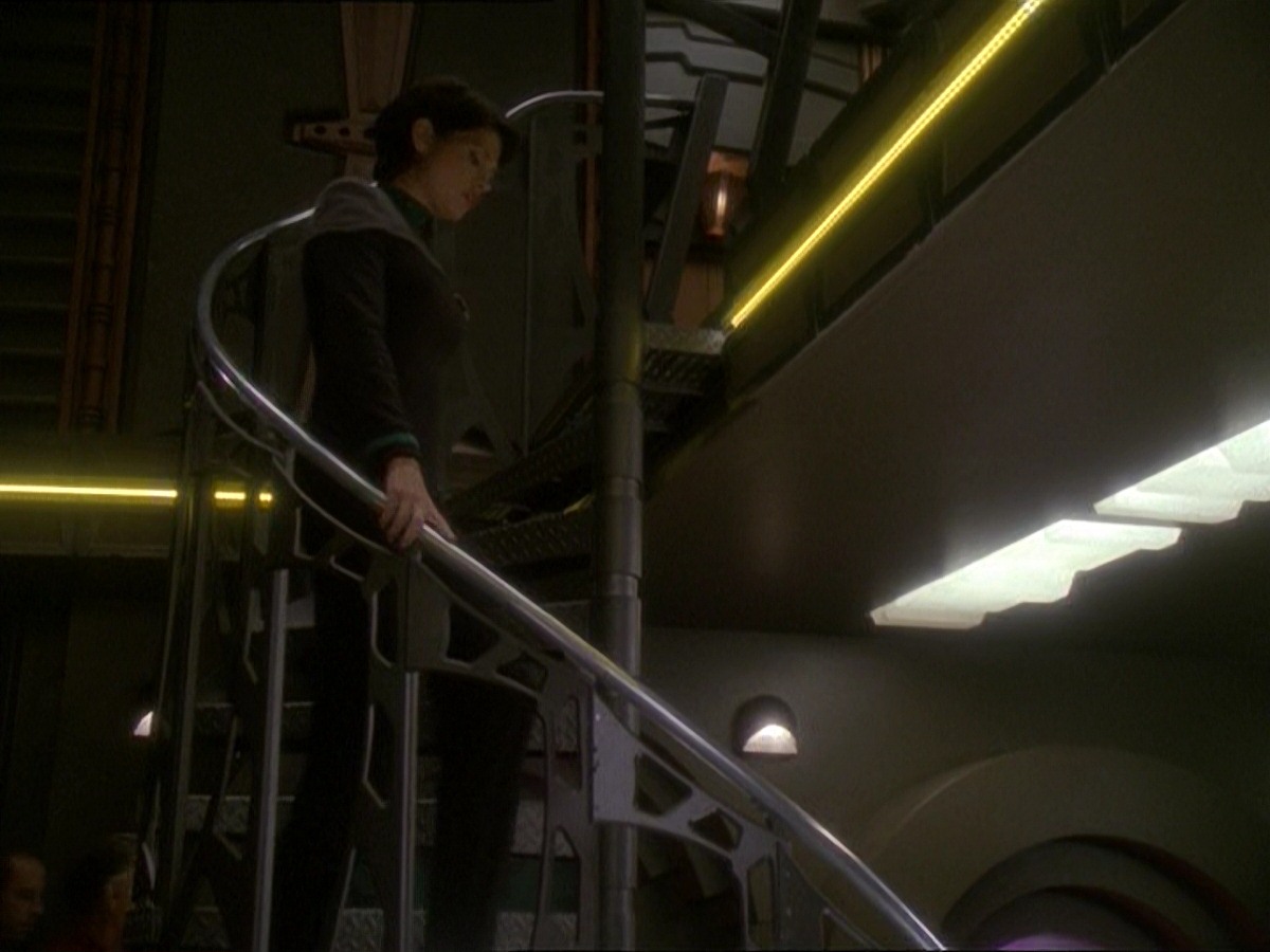 extant_StarTrek_DS9_7x03-Afterimage_2427.jpg