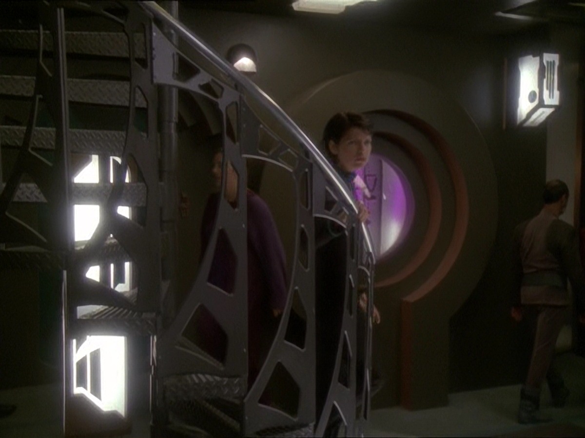 extant_StarTrek_DS9_7x03-Afterimage_2435.jpg