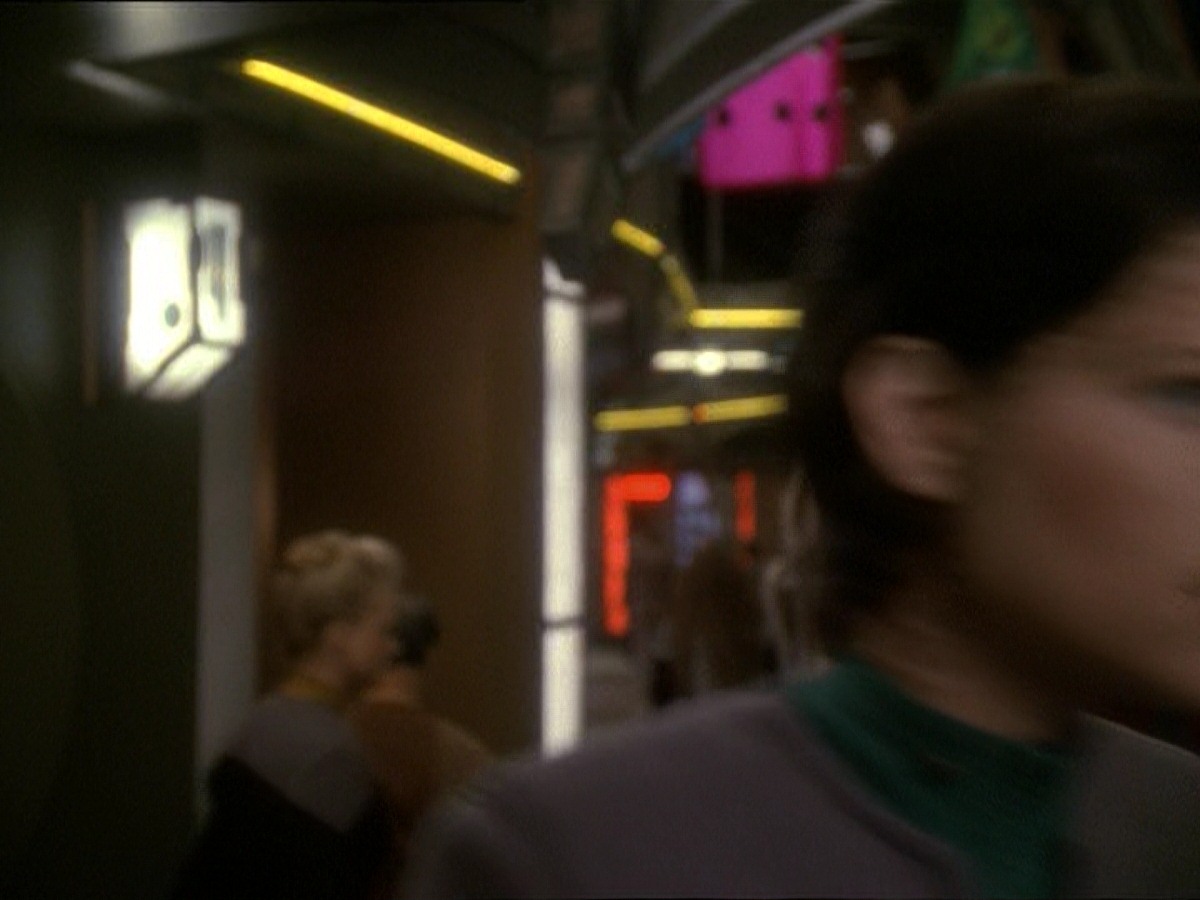 extant_StarTrek_DS9_7x03-Afterimage_2447.jpg