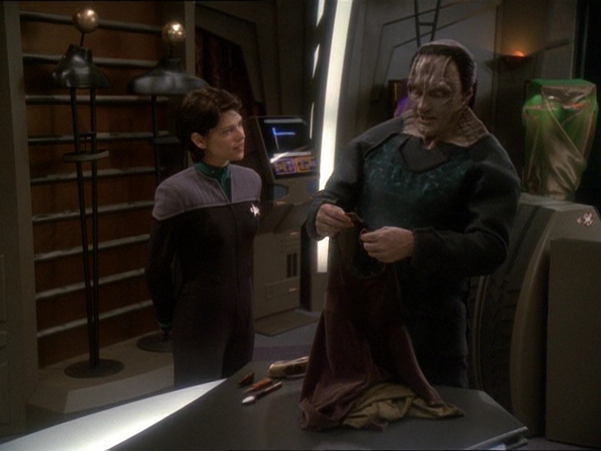 extant_StarTrek_DS9_7x03-Afterimage_2453.jpg