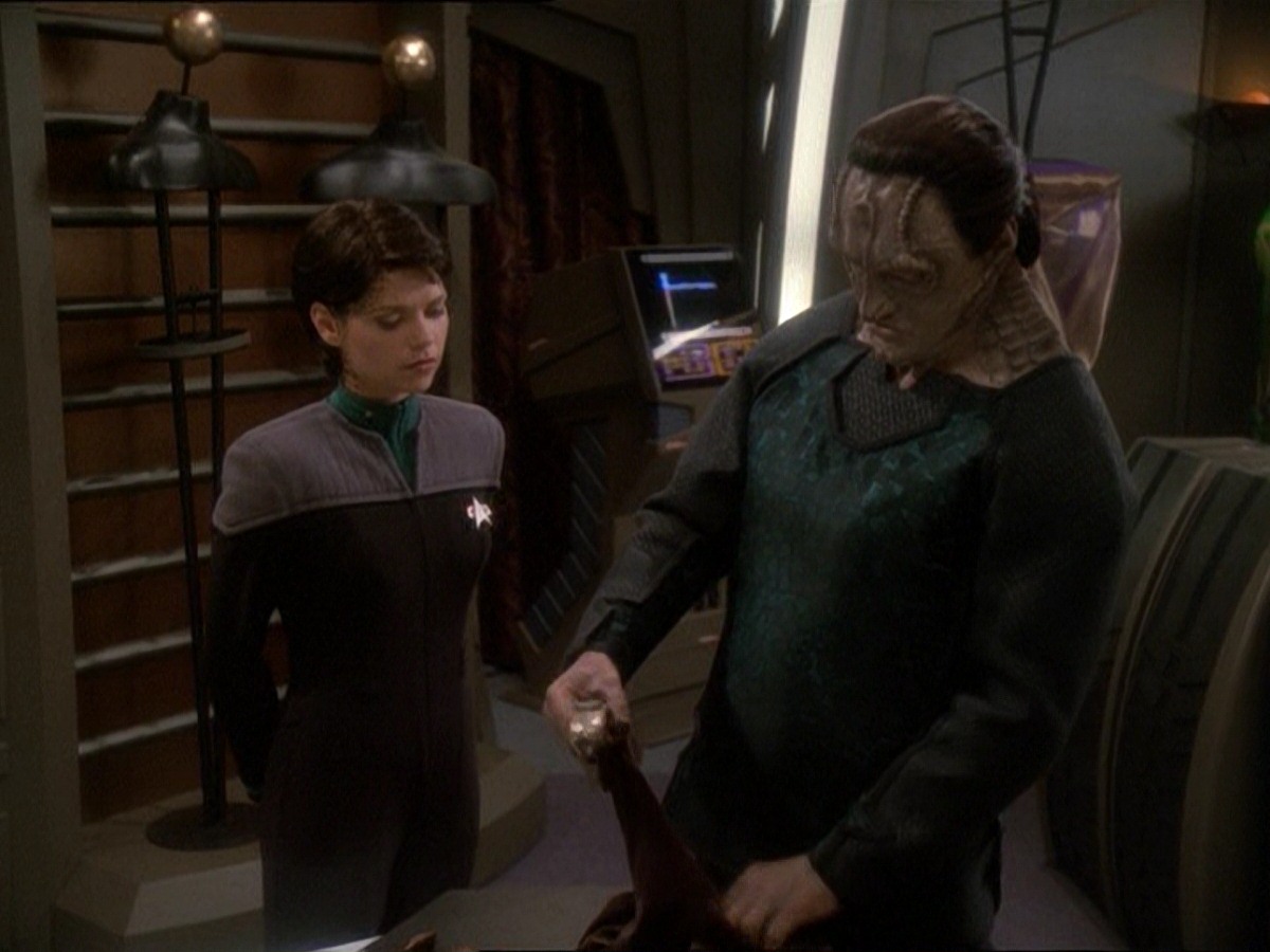 extant_StarTrek_DS9_7x03-Afterimage_2460.jpg
