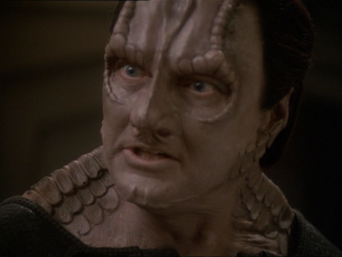 extant_StarTrek_DS9_7x03-Afterimage_2548.jpg