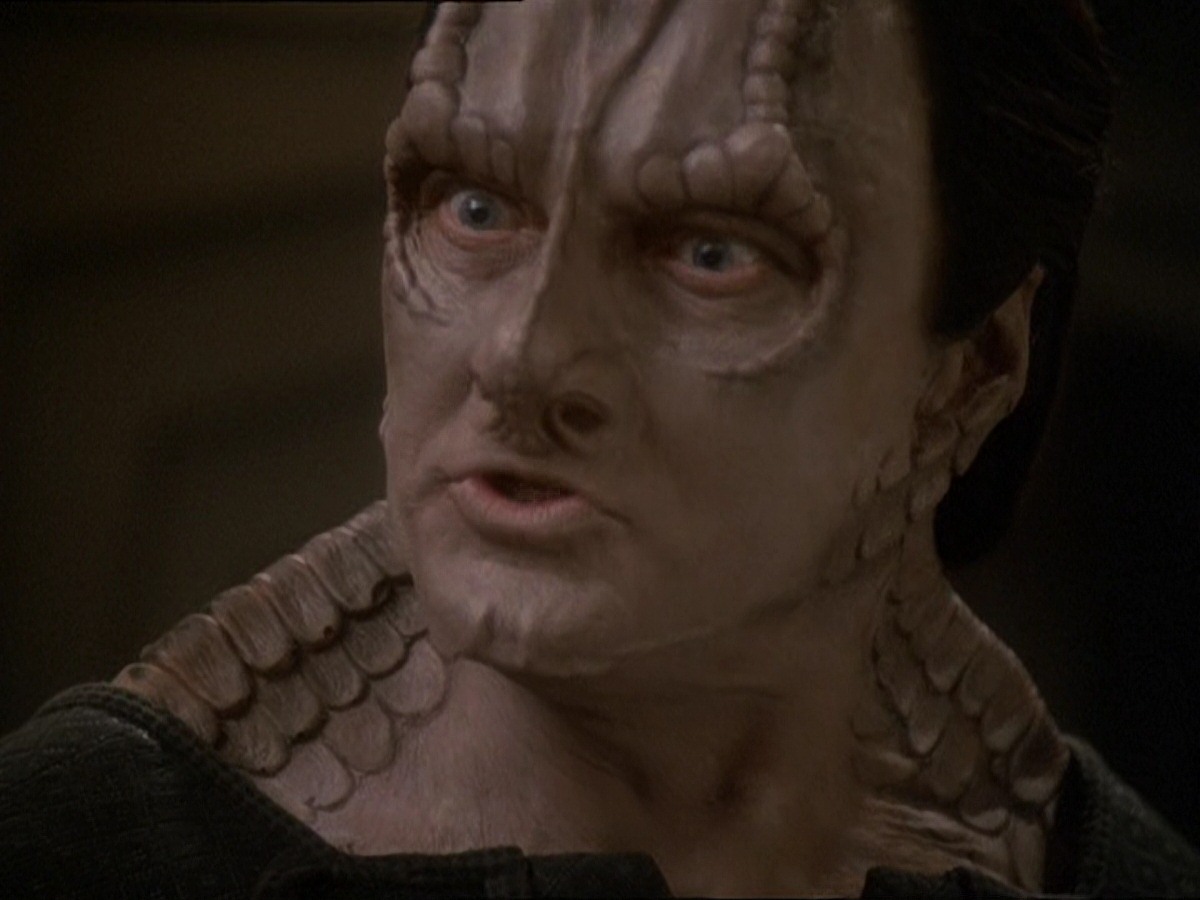 extant_StarTrek_DS9_7x03-Afterimage_2550.jpg