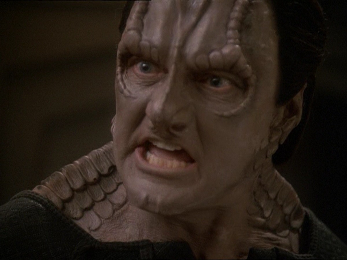 extant_StarTrek_DS9_7x03-Afterimage_2554.jpg