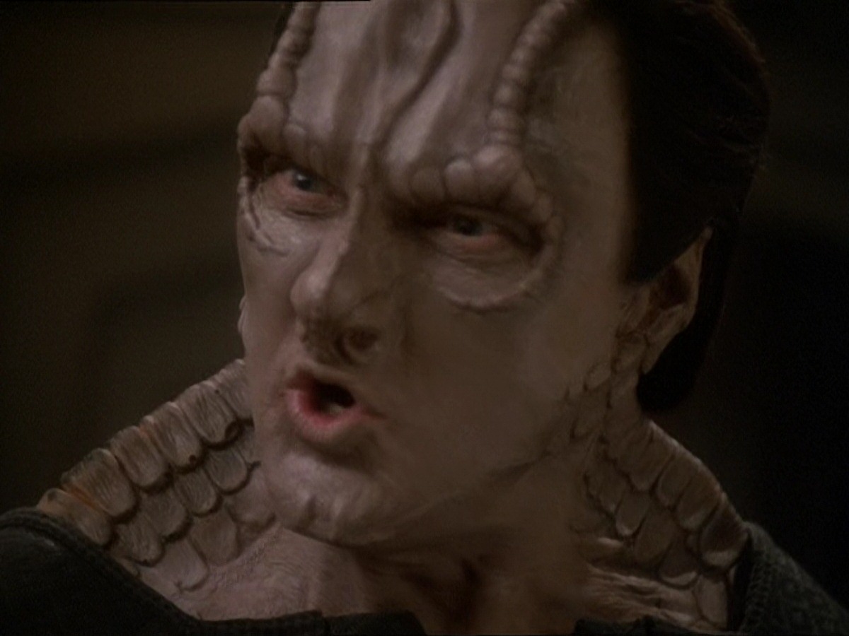 extant_StarTrek_DS9_7x03-Afterimage_2555.jpg