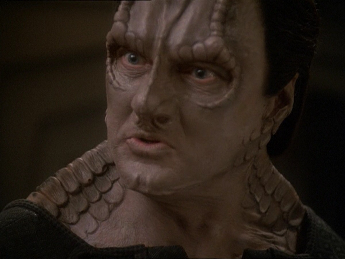 extant_StarTrek_DS9_7x03-Afterimage_2557.jpg