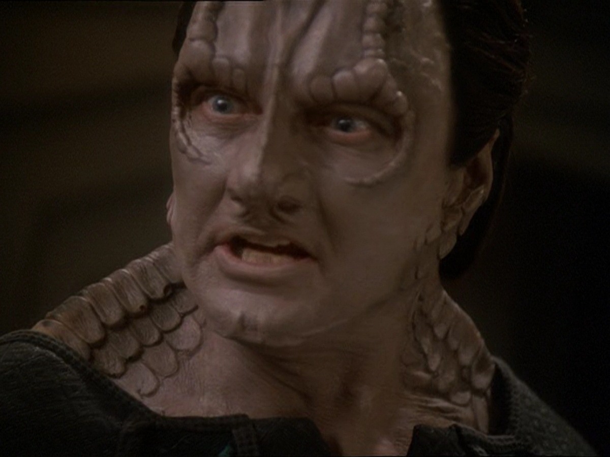 extant_StarTrek_DS9_7x03-Afterimage_2565.jpg