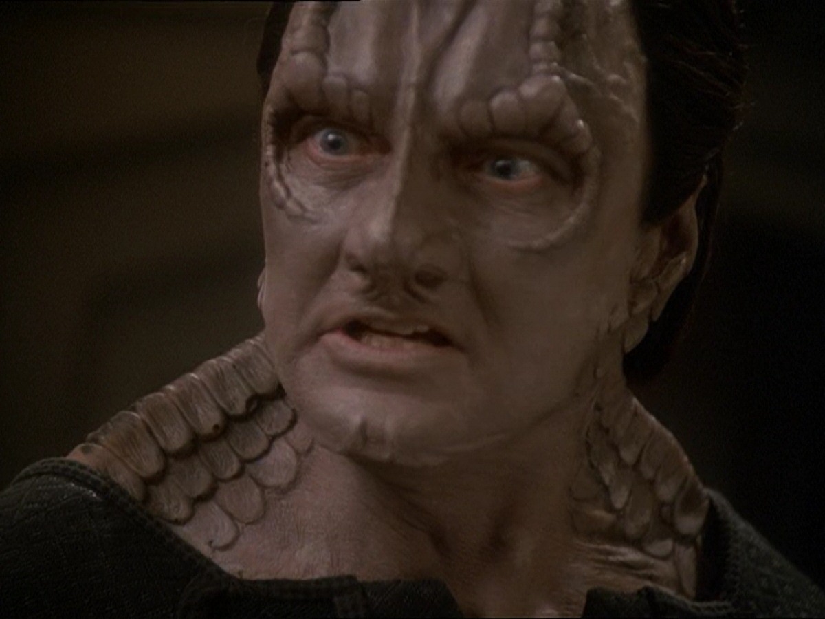 extant_StarTrek_DS9_7x03-Afterimage_2570.jpg