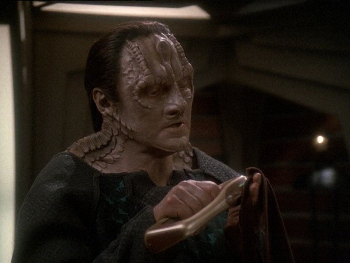 extant_StarTrek_DS9_7x03-Afterimage_2595.jpg