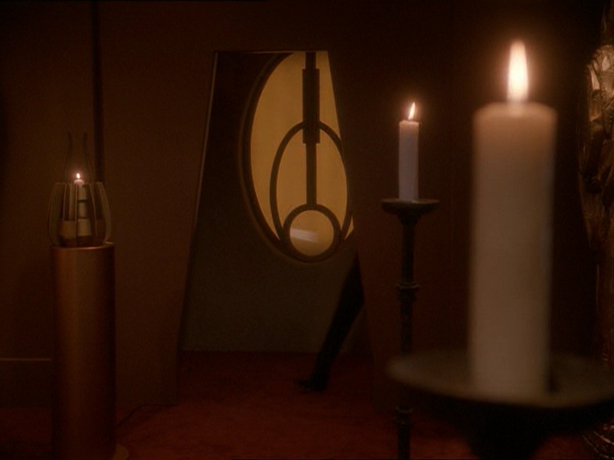 extant_StarTrek_DS9_7x03-Afterimage_2618.jpg