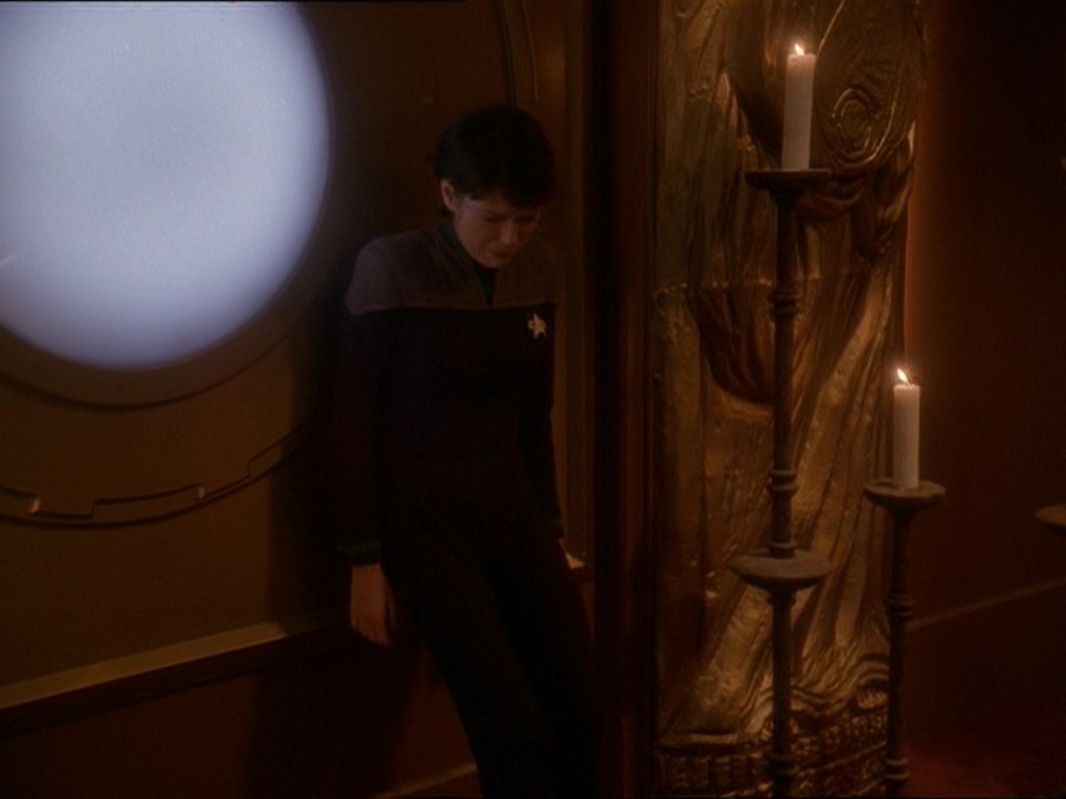 extant_StarTrek_DS9_7x03-Afterimage_2625.jpg