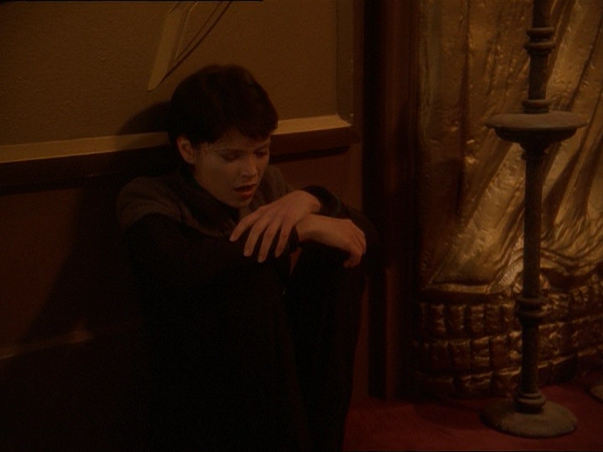 extant_StarTrek_DS9_7x03-Afterimage_2634.jpg