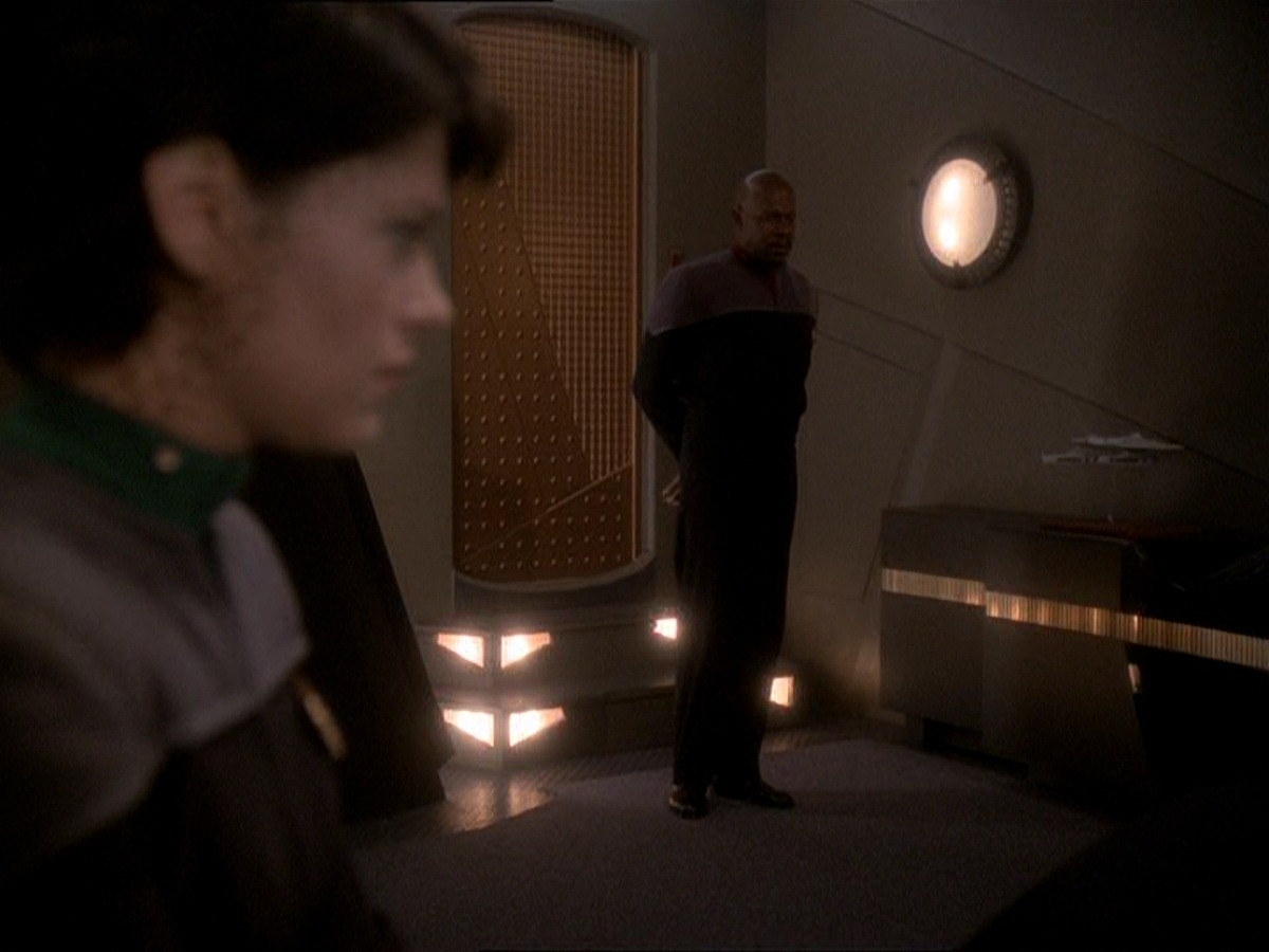 extant_StarTrek_DS9_7x03-Afterimage_2734.jpg