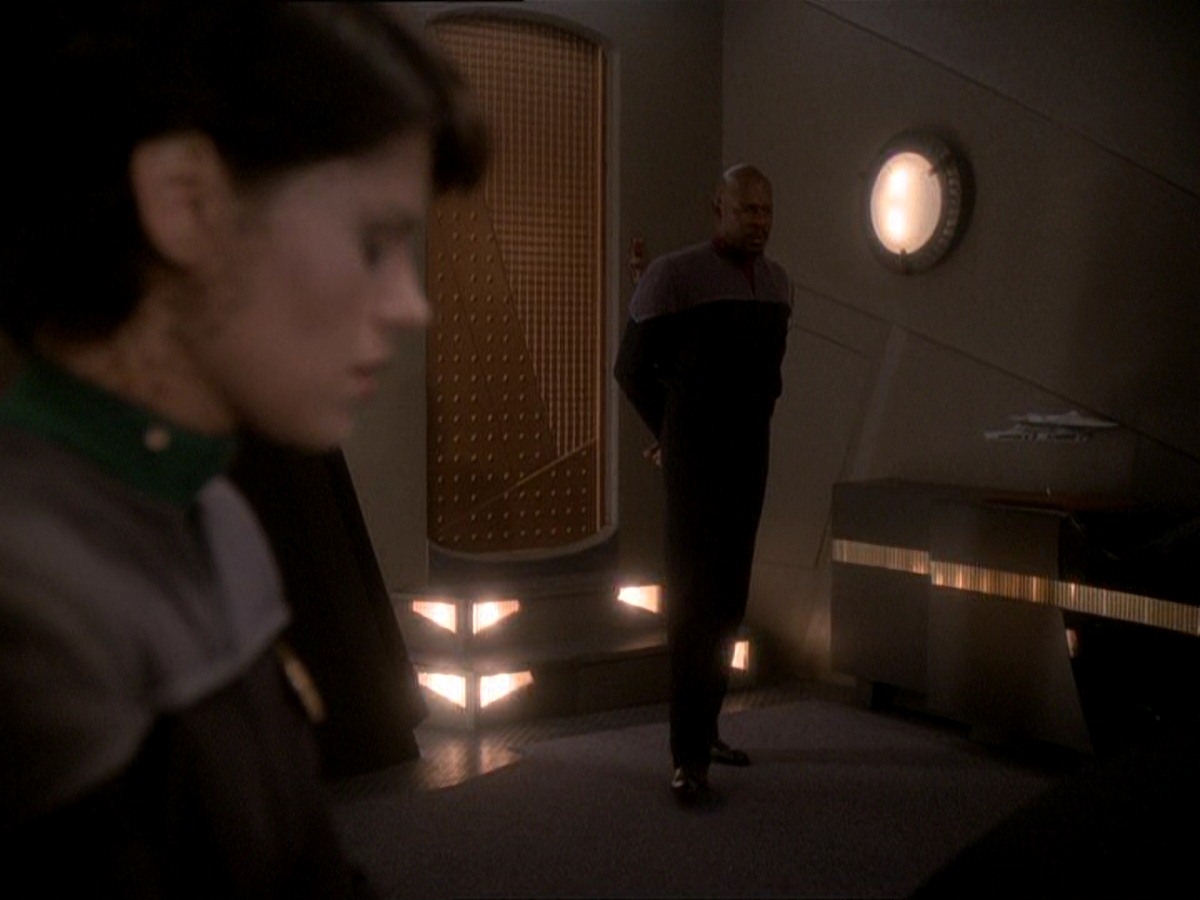 extant_StarTrek_DS9_7x03-Afterimage_2735.jpg