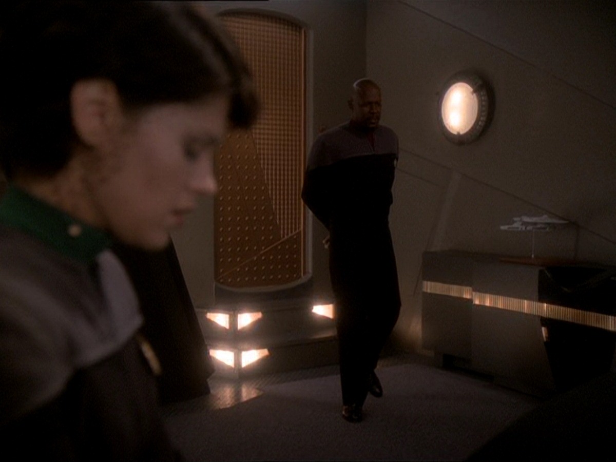 extant_StarTrek_DS9_7x03-Afterimage_2736.jpg