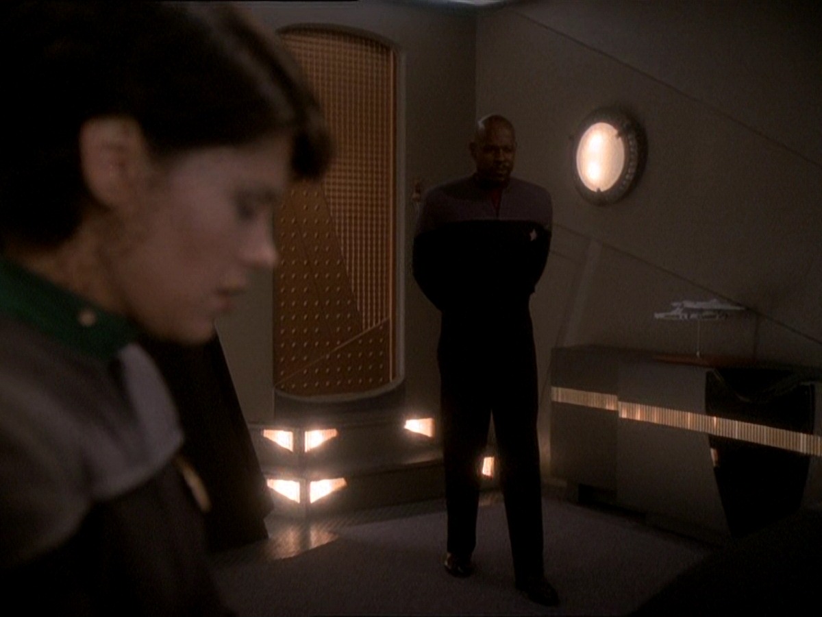extant_StarTrek_DS9_7x03-Afterimage_2737.jpg