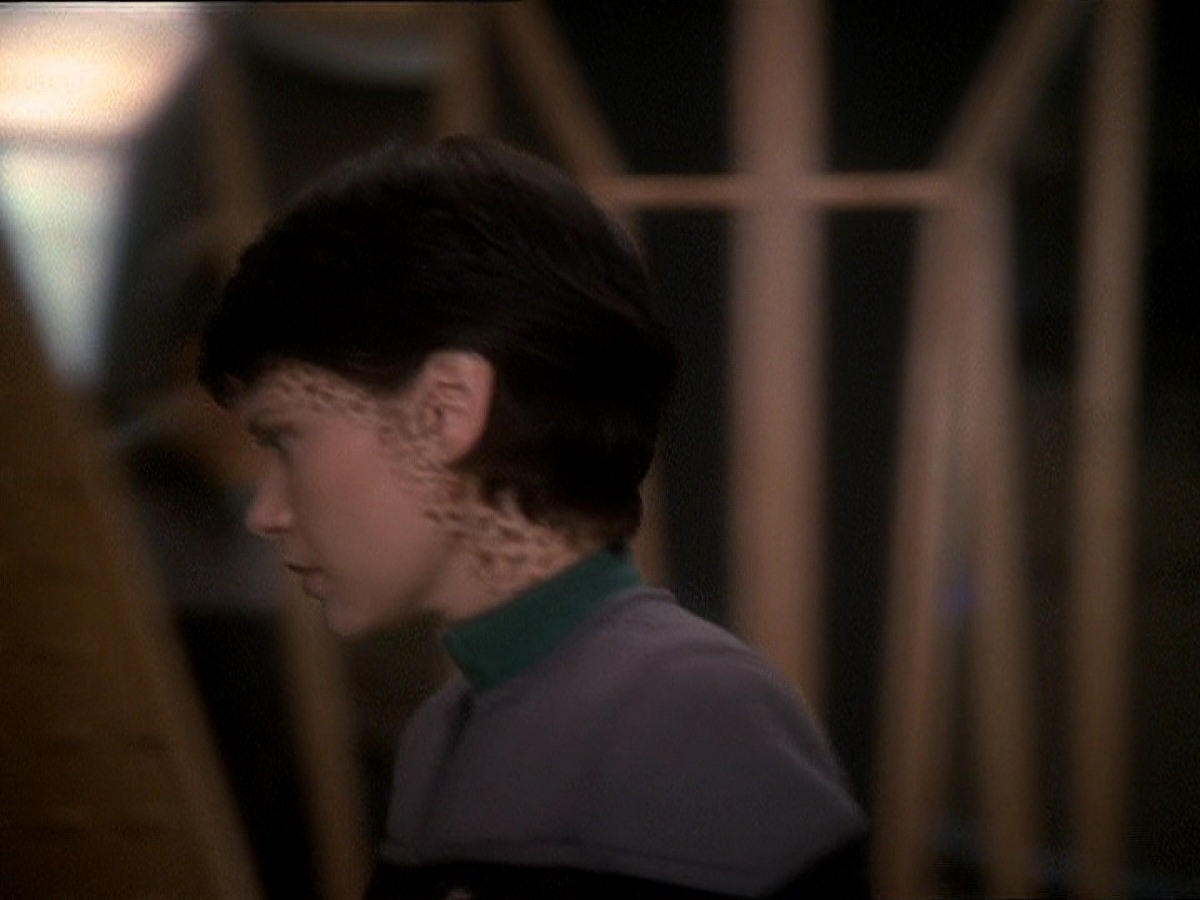 extant_StarTrek_DS9_7x03-Afterimage_2821.jpg