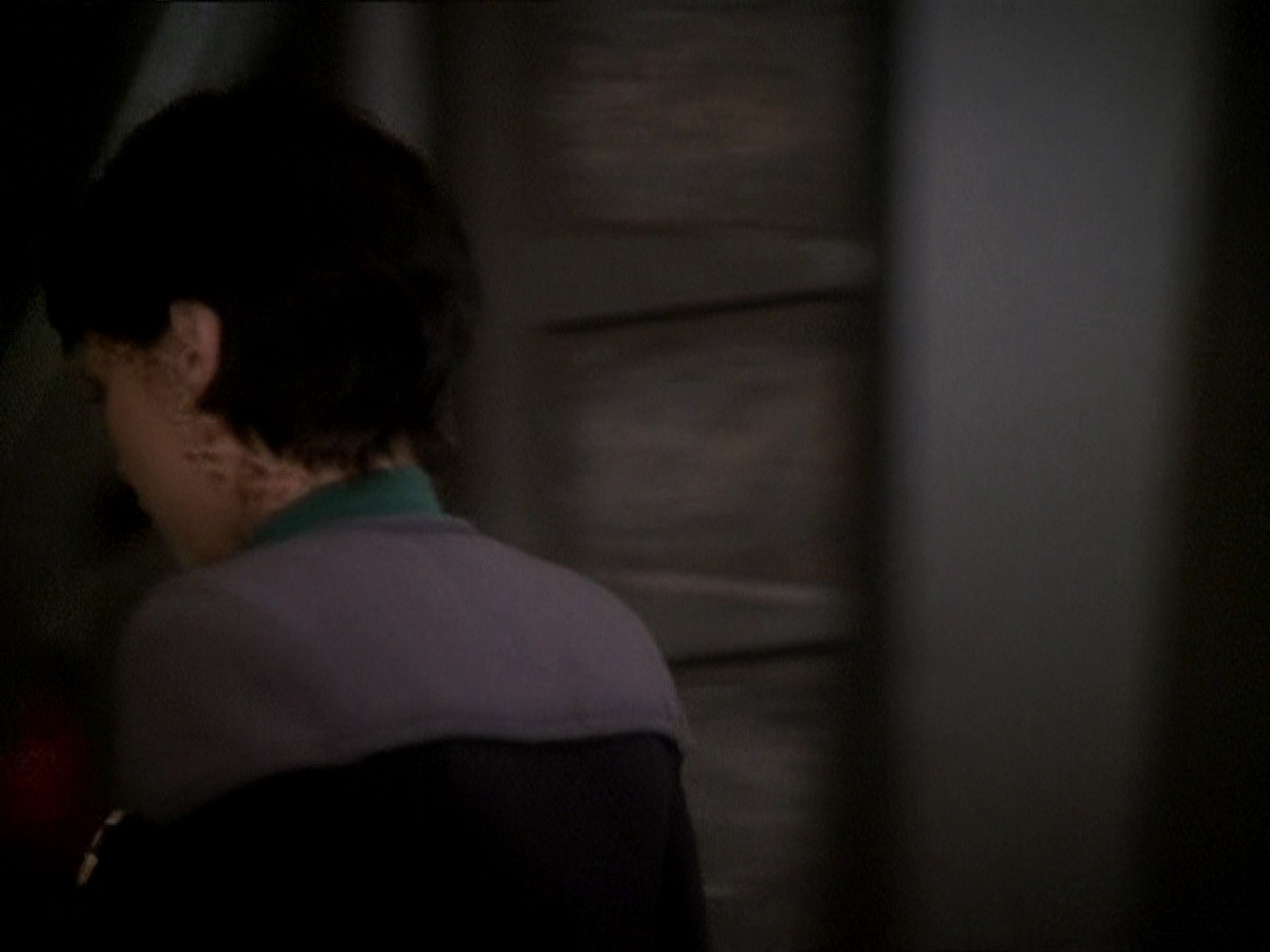 extant_StarTrek_DS9_7x03-Afterimage_2822.jpg