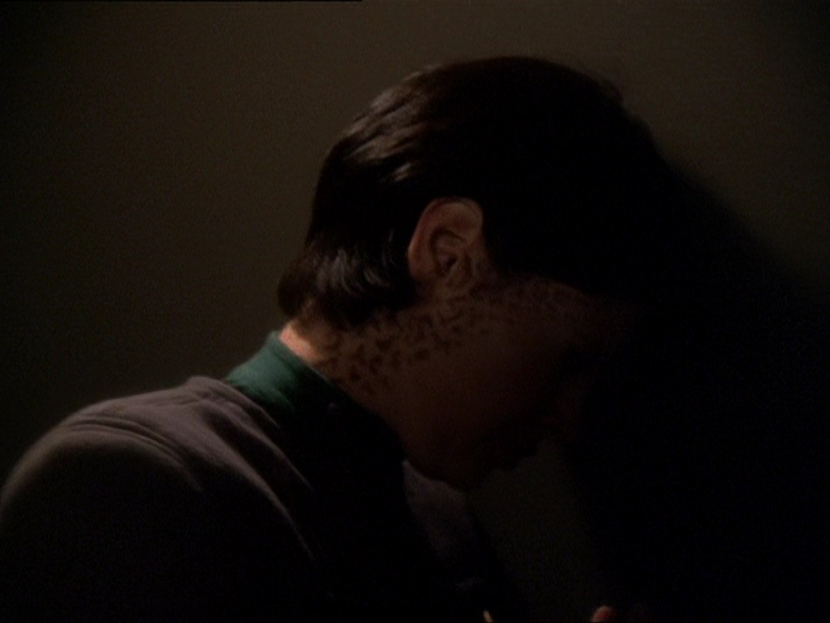 extant_StarTrek_DS9_7x03-Afterimage_2833.jpg