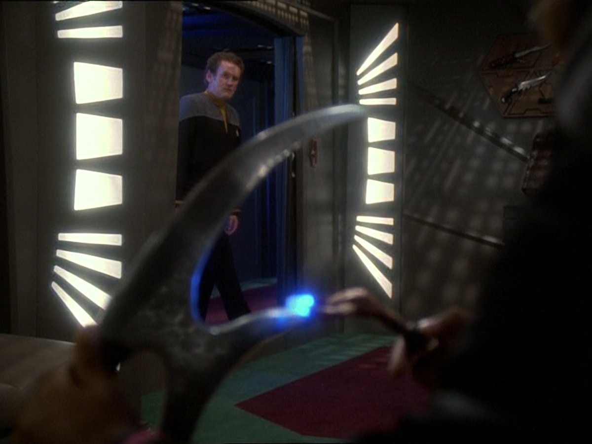 extant_StarTrek_DS9_7x03-Afterimage_2847.jpg