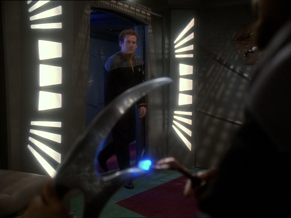 extant_StarTrek_DS9_7x03-Afterimage_2848.jpg