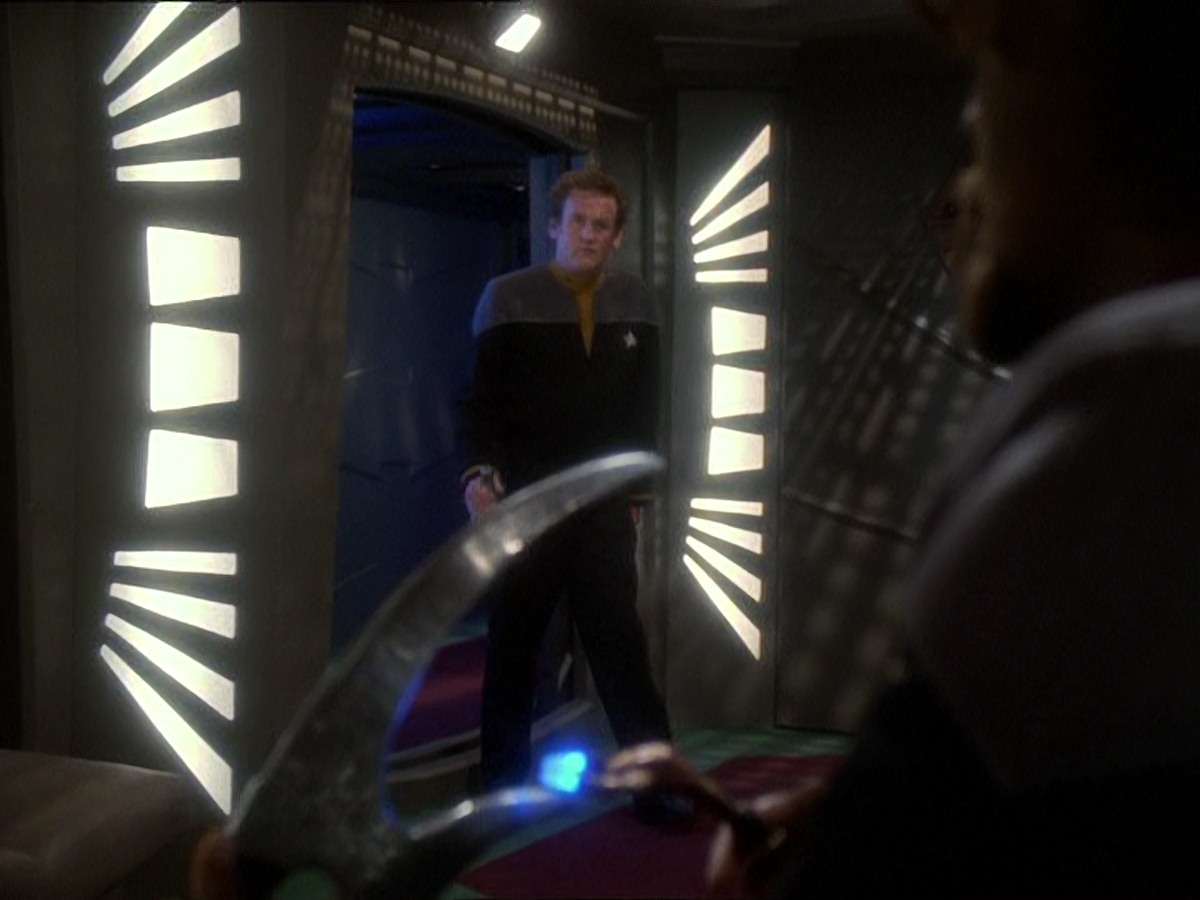 extant_StarTrek_DS9_7x03-Afterimage_2849.jpg