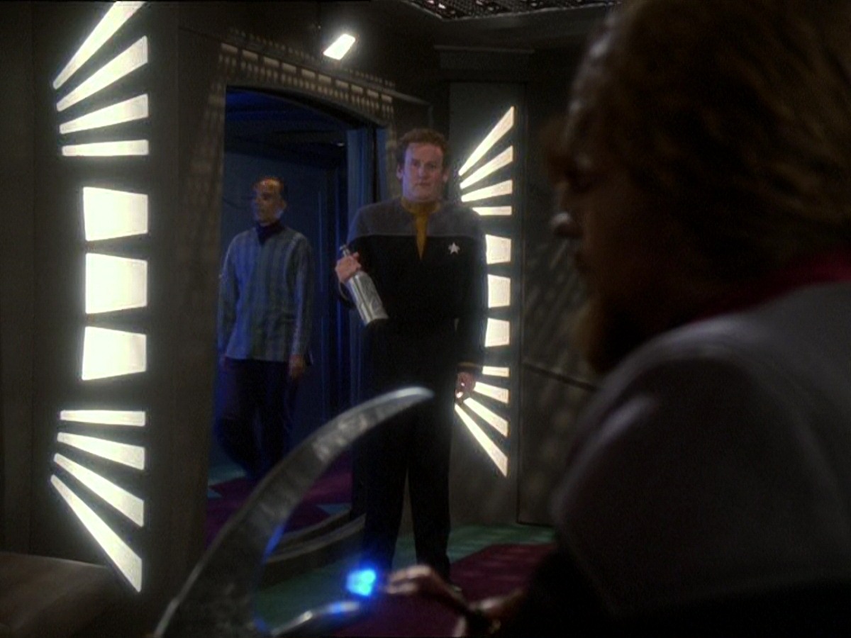 extant_StarTrek_DS9_7x03-Afterimage_2851.jpg