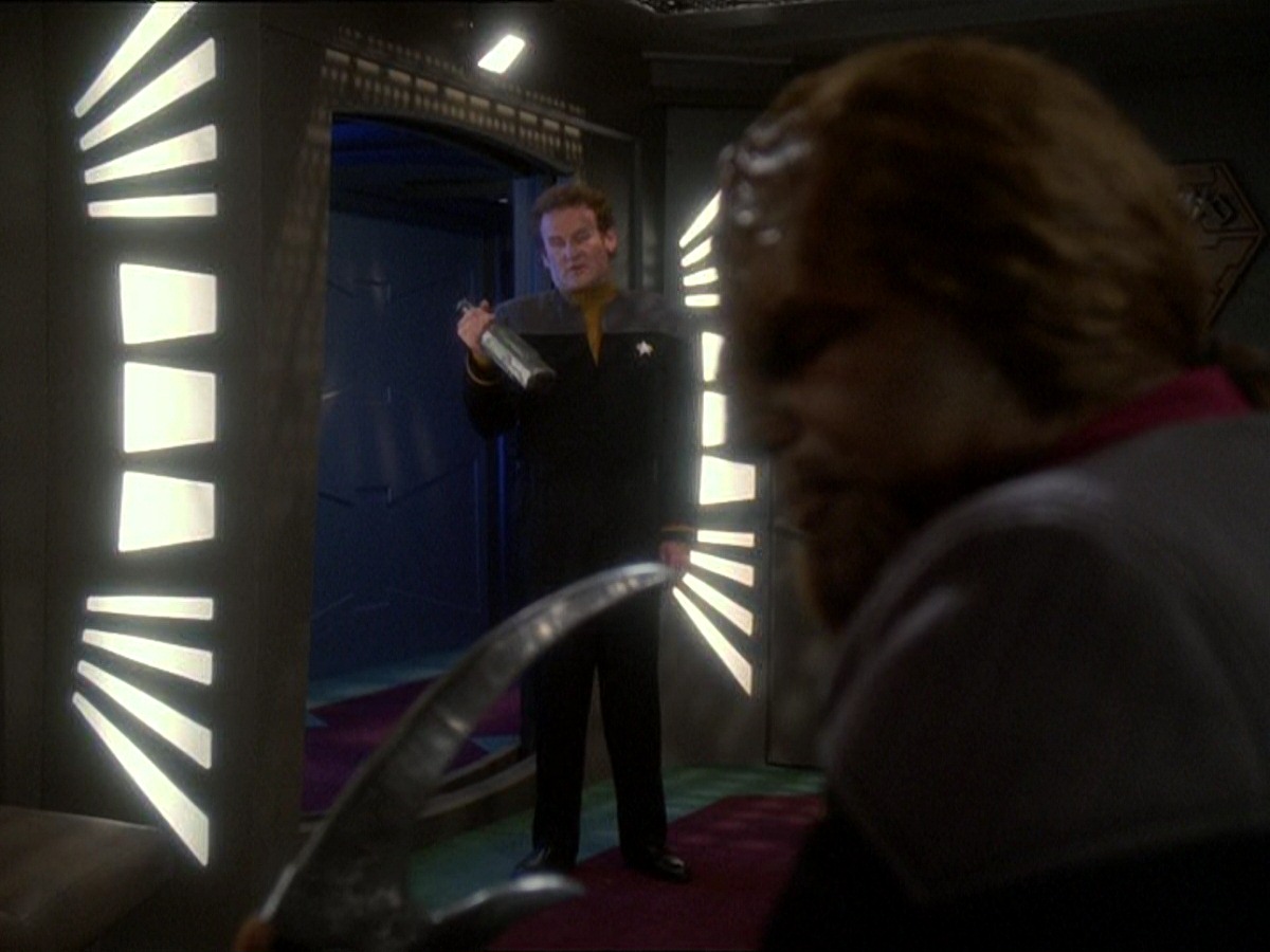 extant_StarTrek_DS9_7x03-Afterimage_2855.jpg