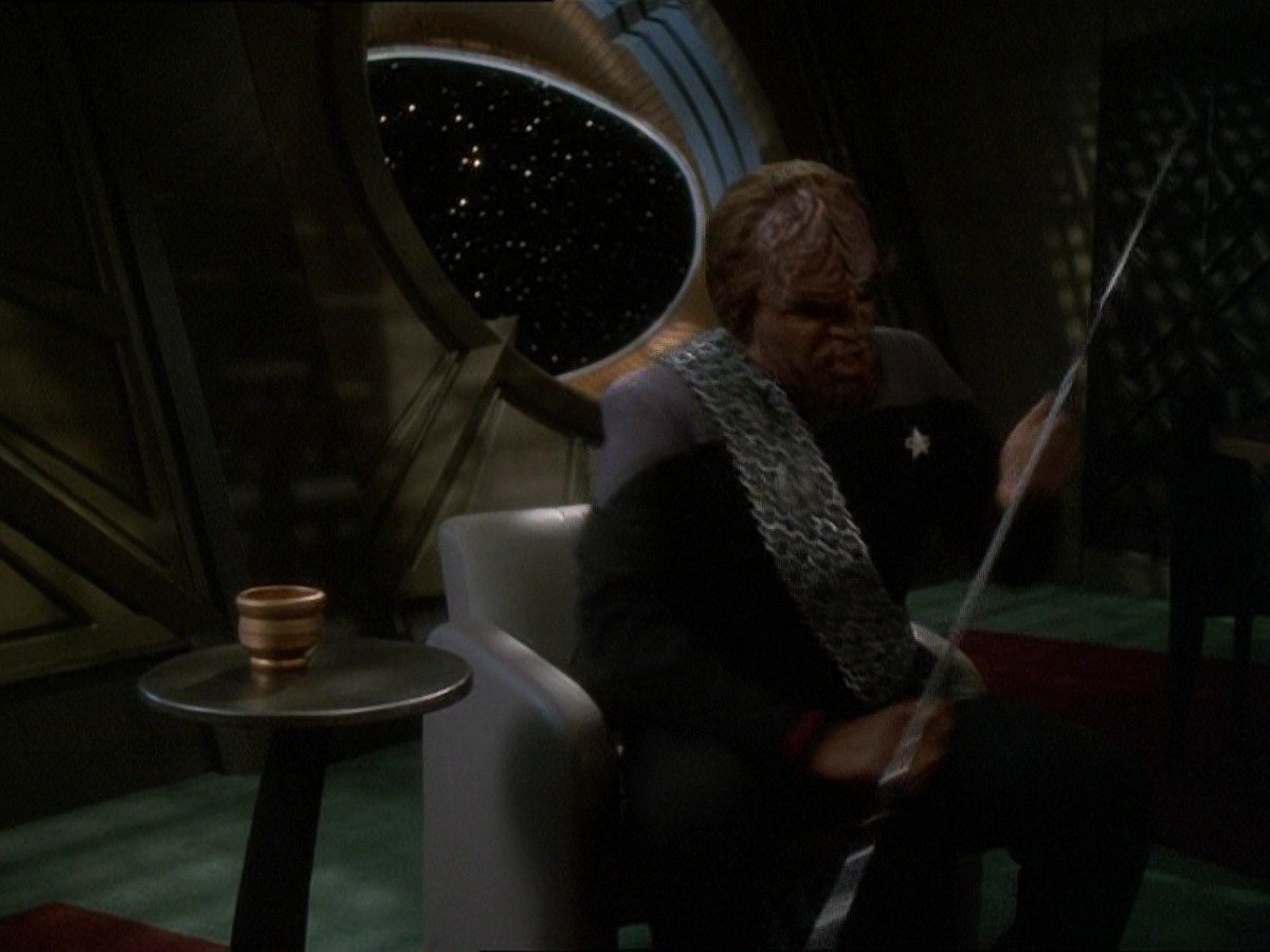 extant_StarTrek_DS9_7x03-Afterimage_2881.jpg