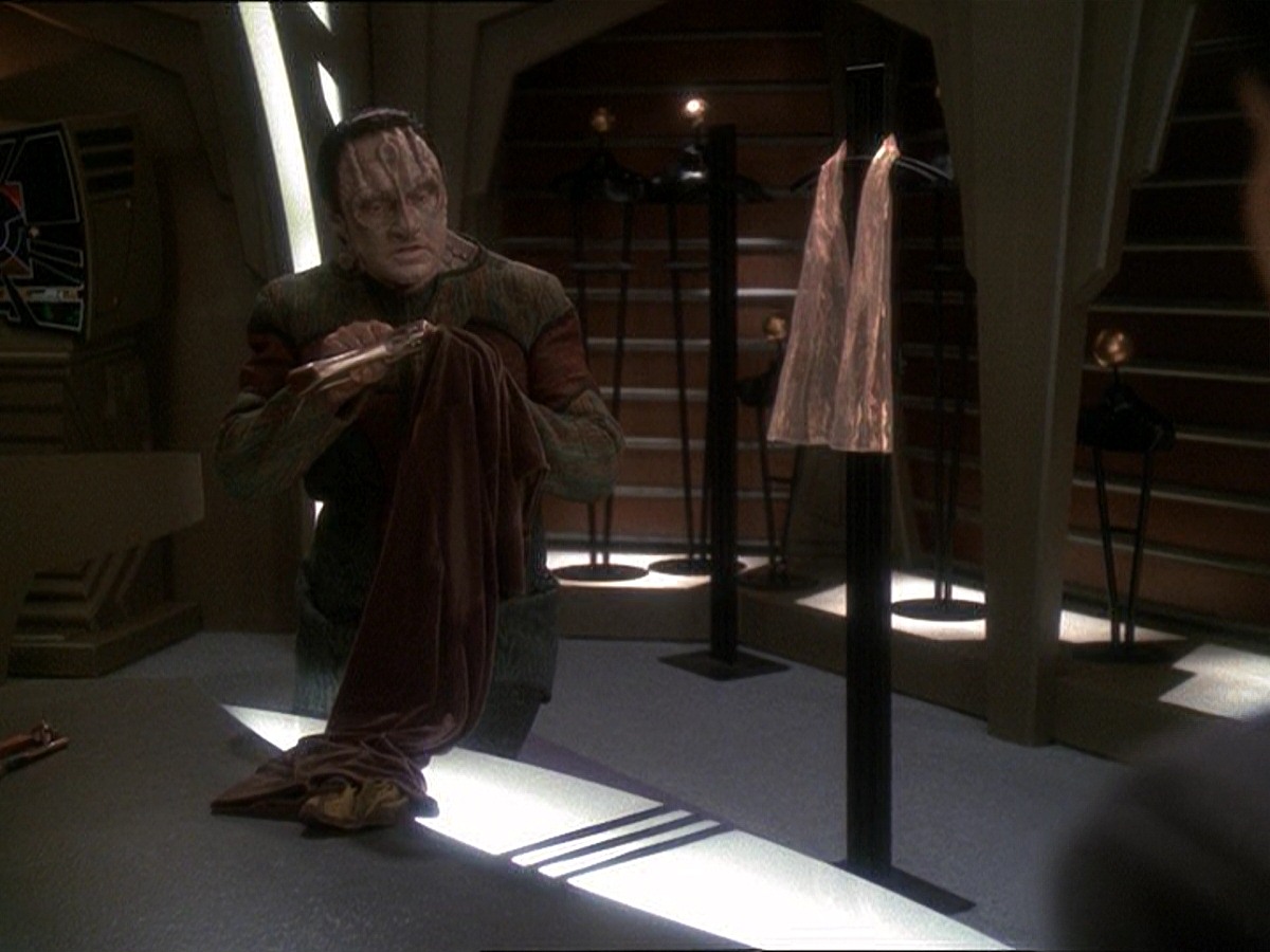 extant_StarTrek_DS9_7x03-Afterimage_2955.jpg