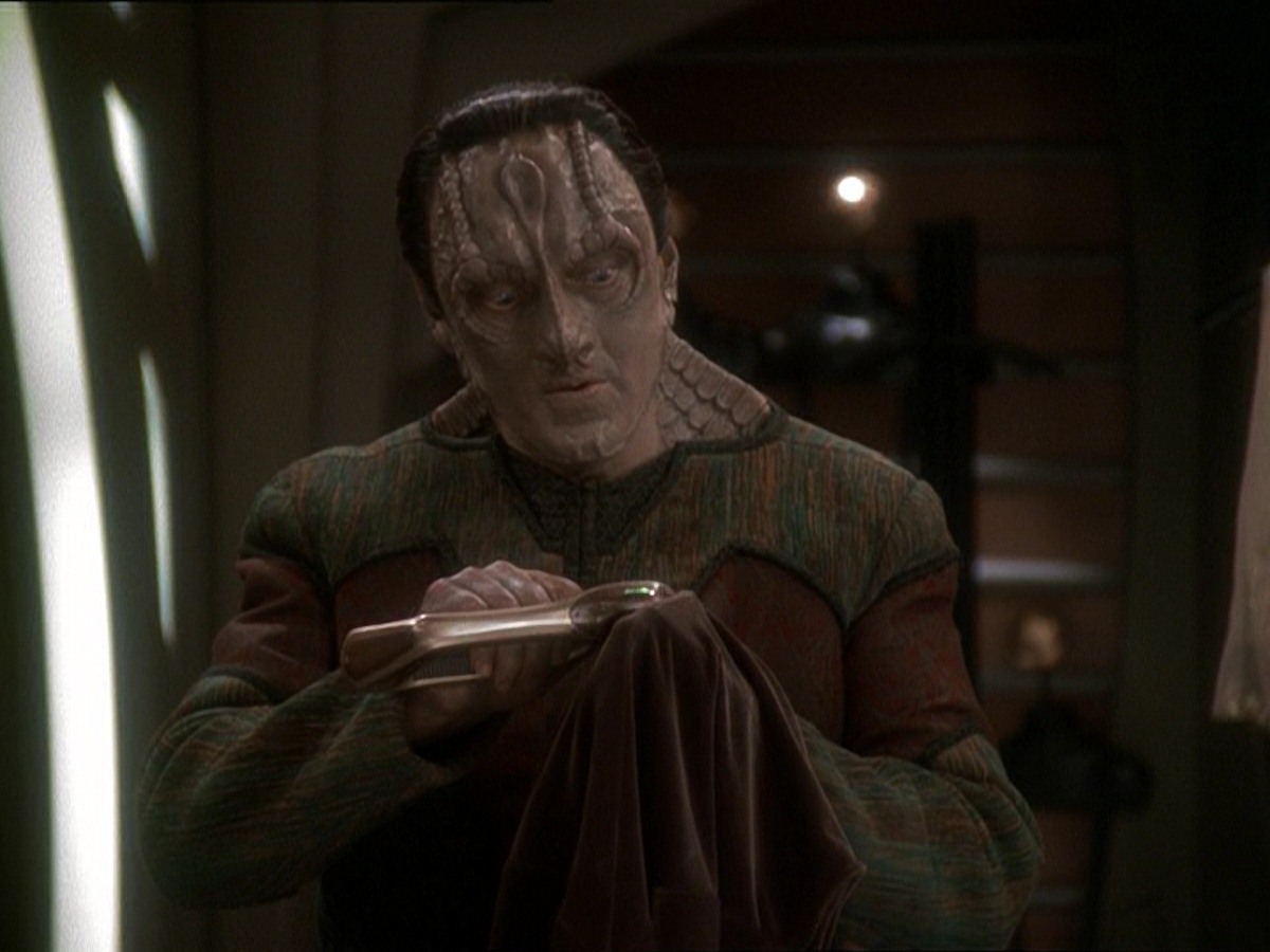 extant_StarTrek_DS9_7x03-Afterimage_2991.jpg