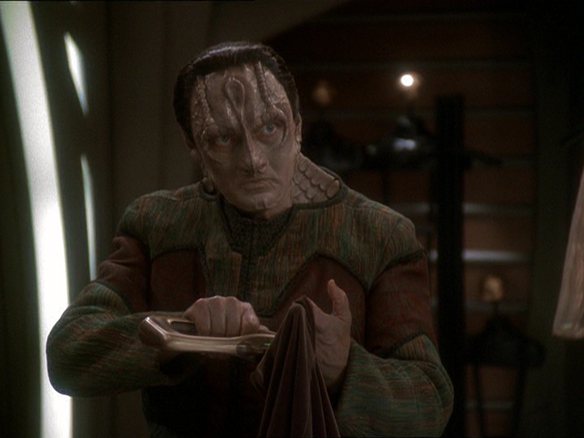 extant_StarTrek_DS9_7x03-Afterimage_3011.jpg