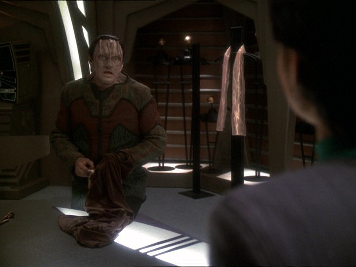 extant_StarTrek_DS9_7x03-Afterimage_3023.jpg