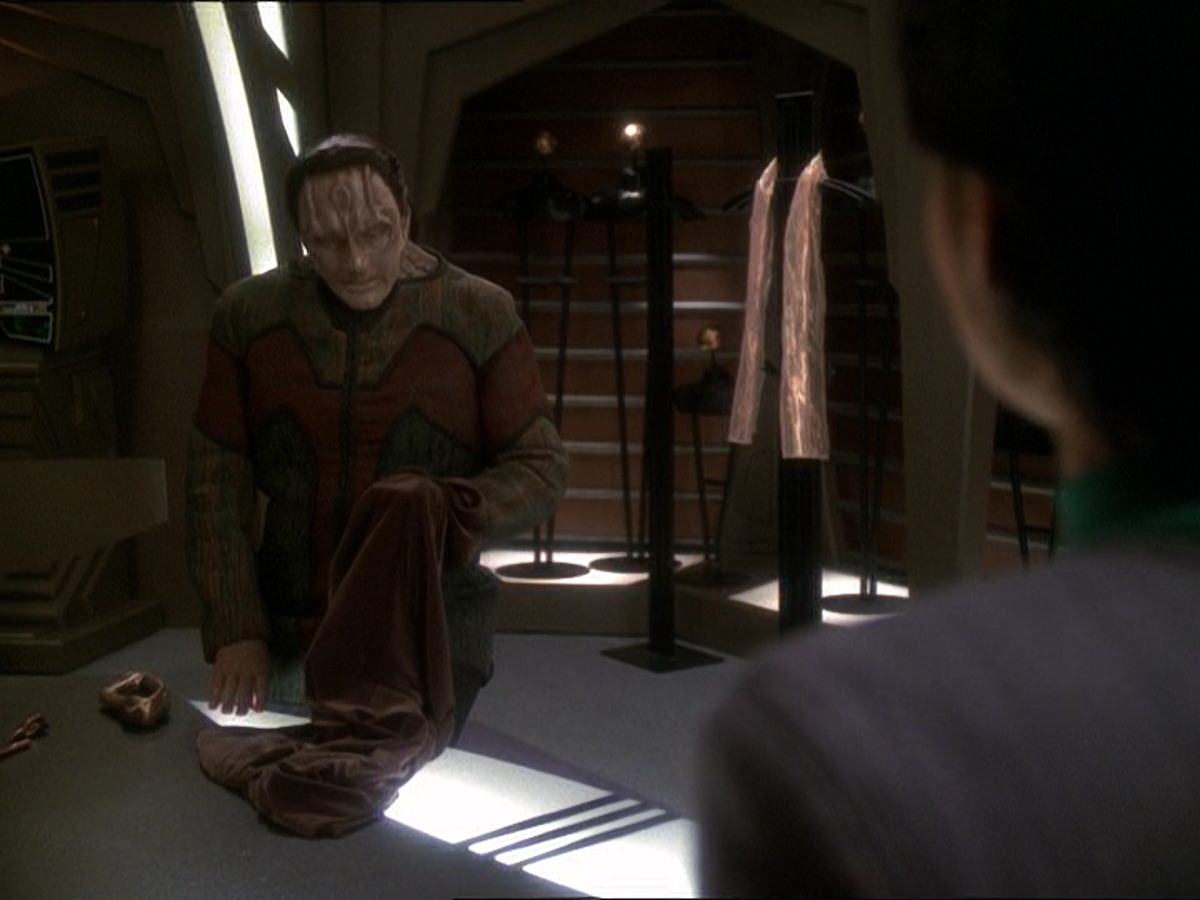 extant_StarTrek_DS9_7x03-Afterimage_3025.jpg