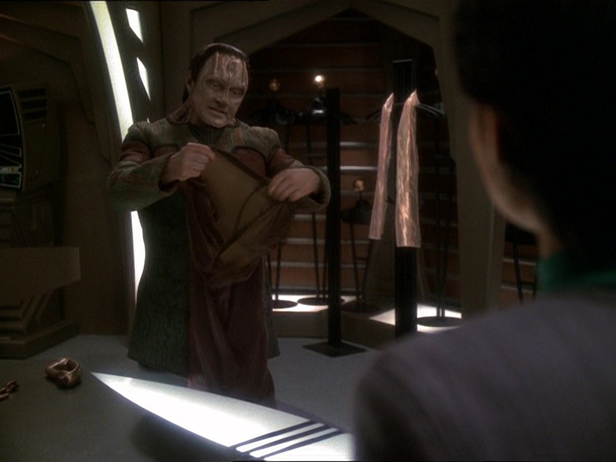 extant_StarTrek_DS9_7x03-Afterimage_3029.jpg