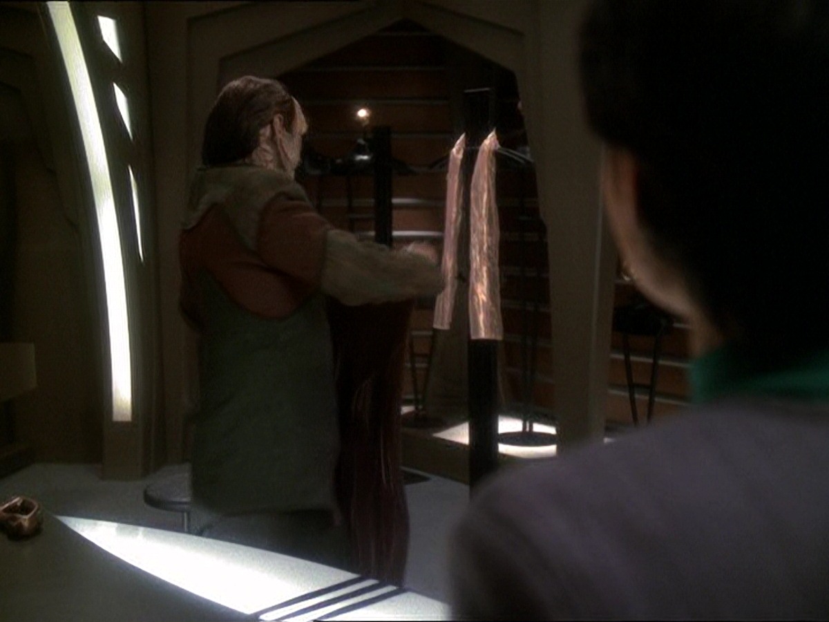 extant_StarTrek_DS9_7x03-Afterimage_3033.jpg