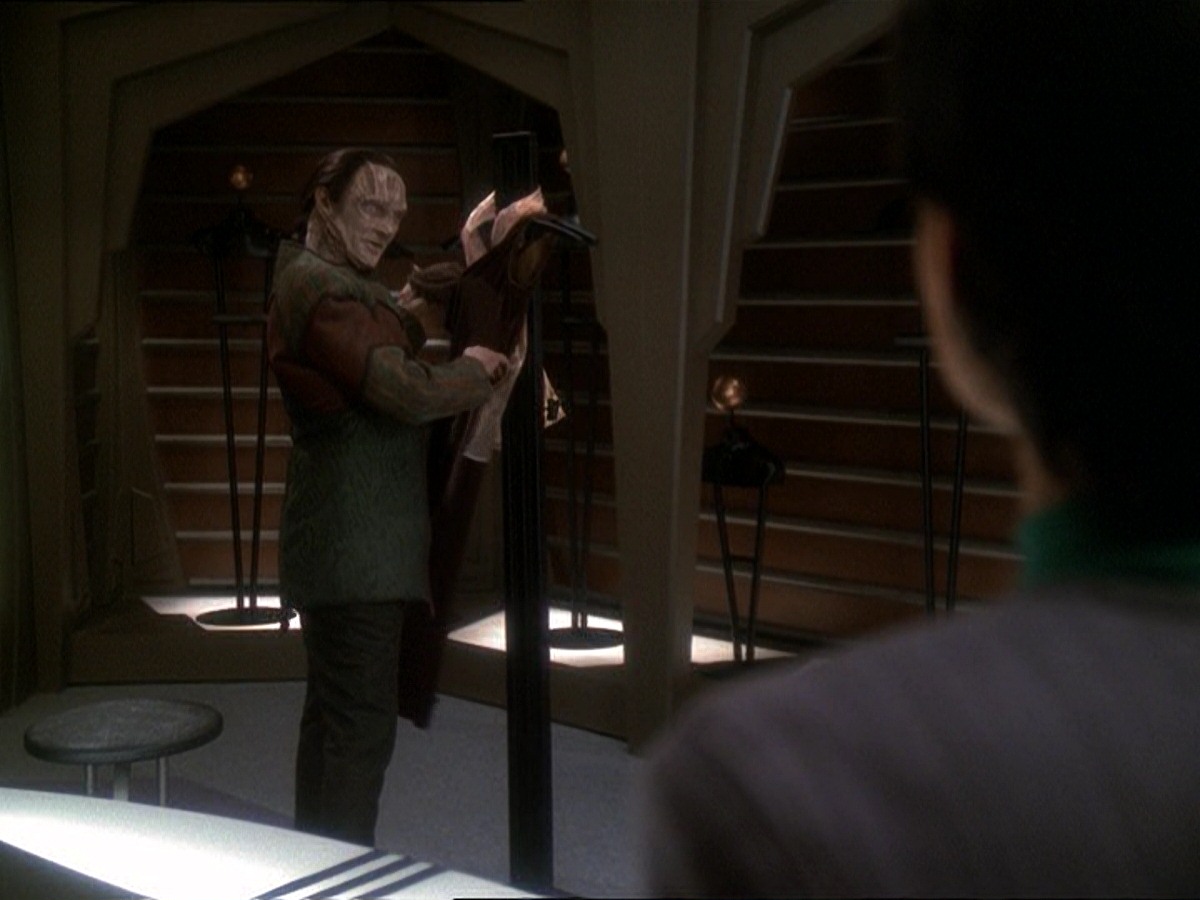 extant_StarTrek_DS9_7x03-Afterimage_3039.jpg