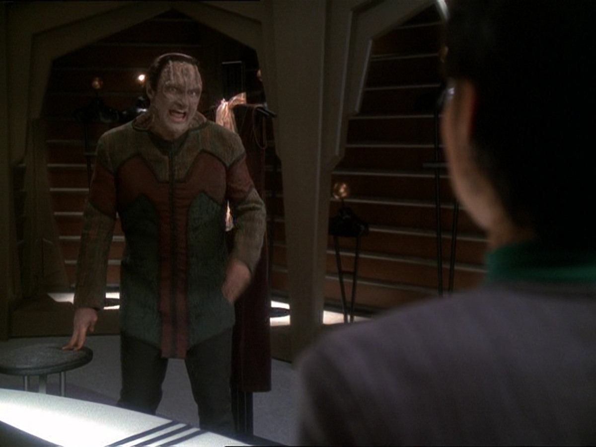 extant_StarTrek_DS9_7x03-Afterimage_3085.jpg