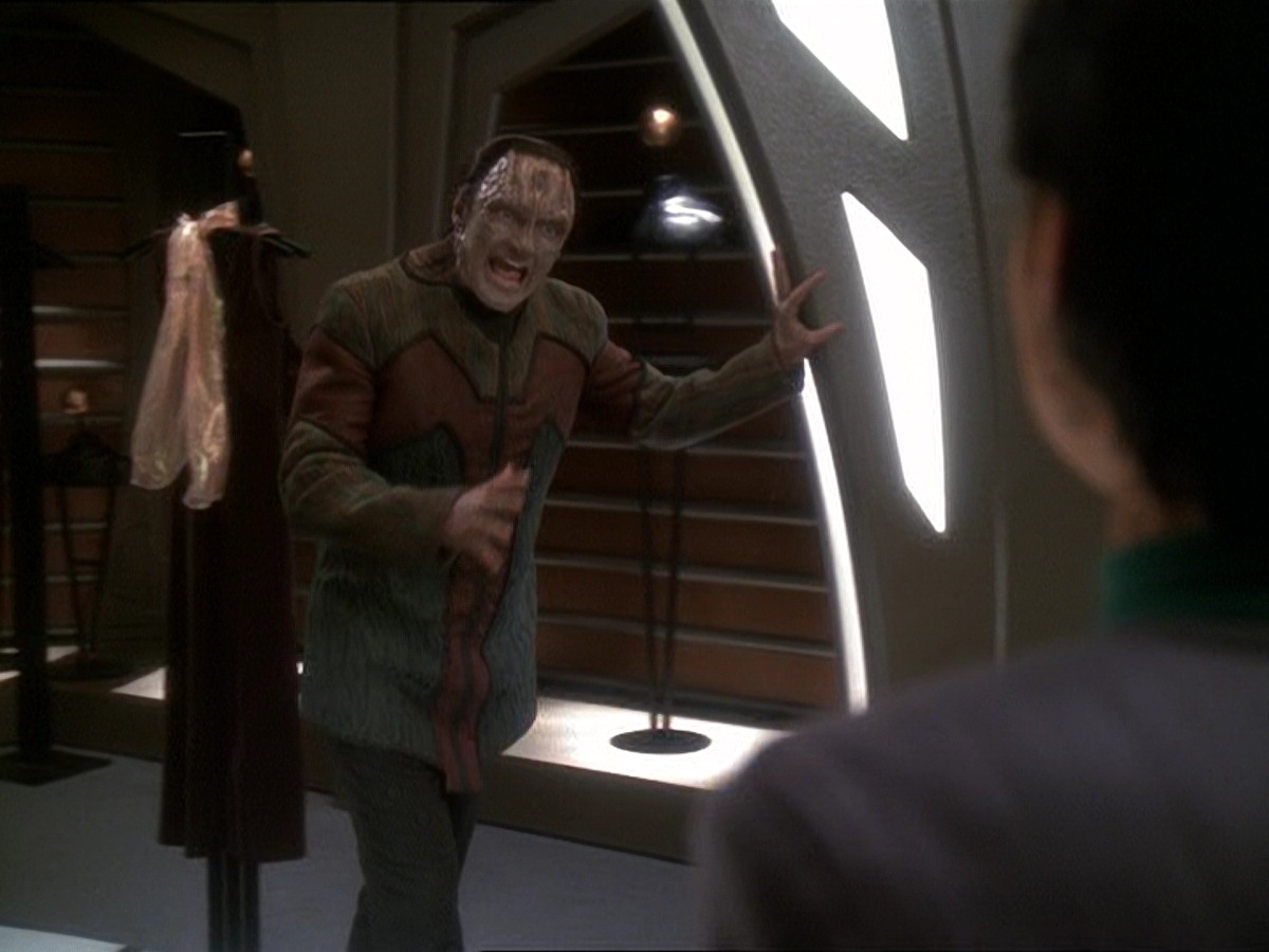 extant_StarTrek_DS9_7x03-Afterimage_3088.jpg