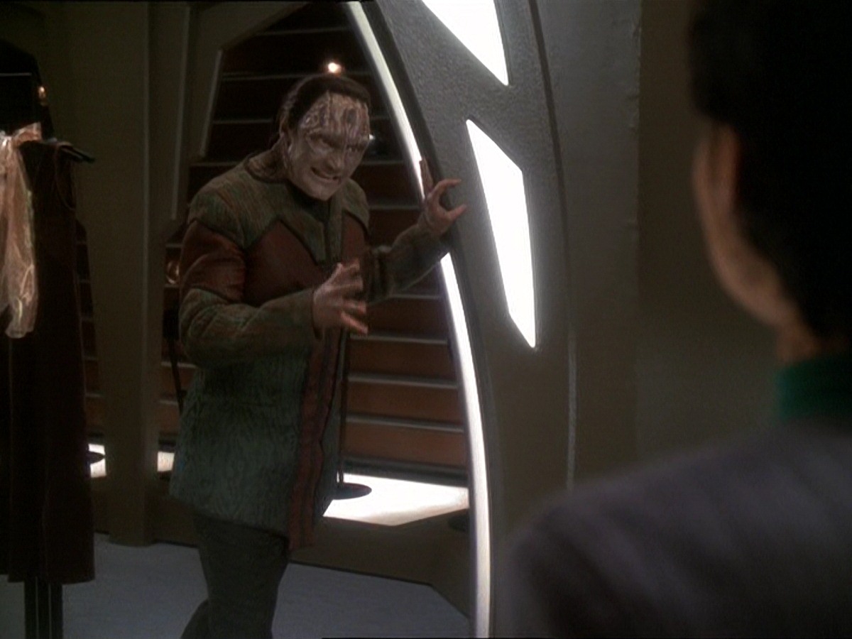 extant_StarTrek_DS9_7x03-Afterimage_3089.jpg