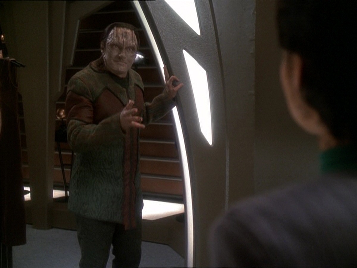 extant_StarTrek_DS9_7x03-Afterimage_3090.jpg